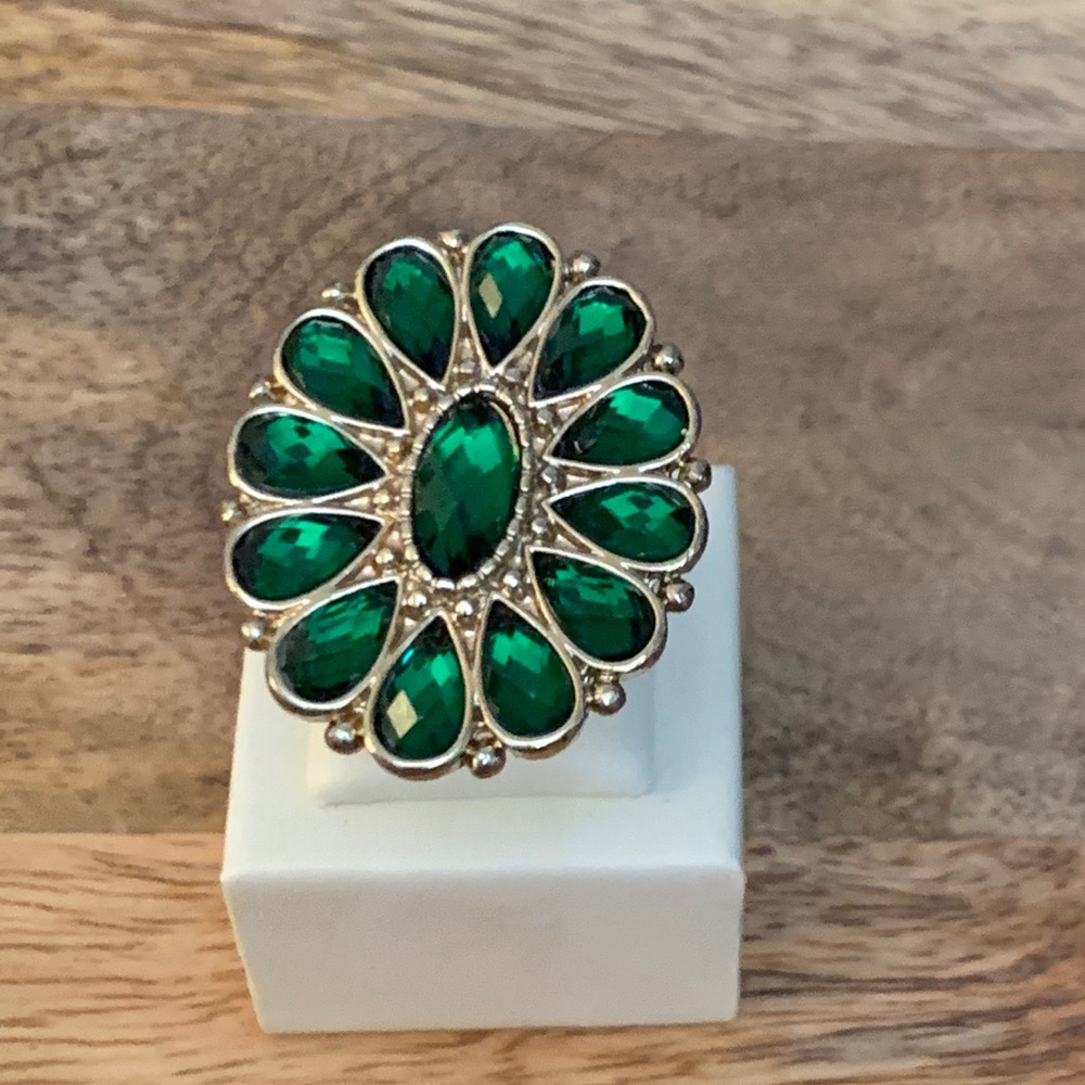 Sterling Silver Celtic Emerald CZ Ring